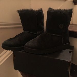 Girls Size 3 Black "Bailey Button" Ugg Boots!